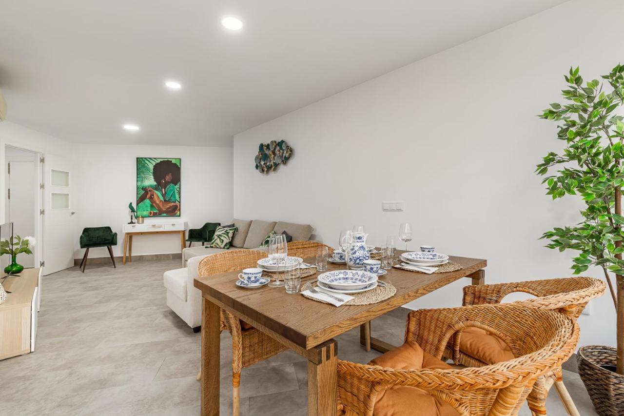 Modern Apartment Steps From The Beach Torrox Bagian luar foto