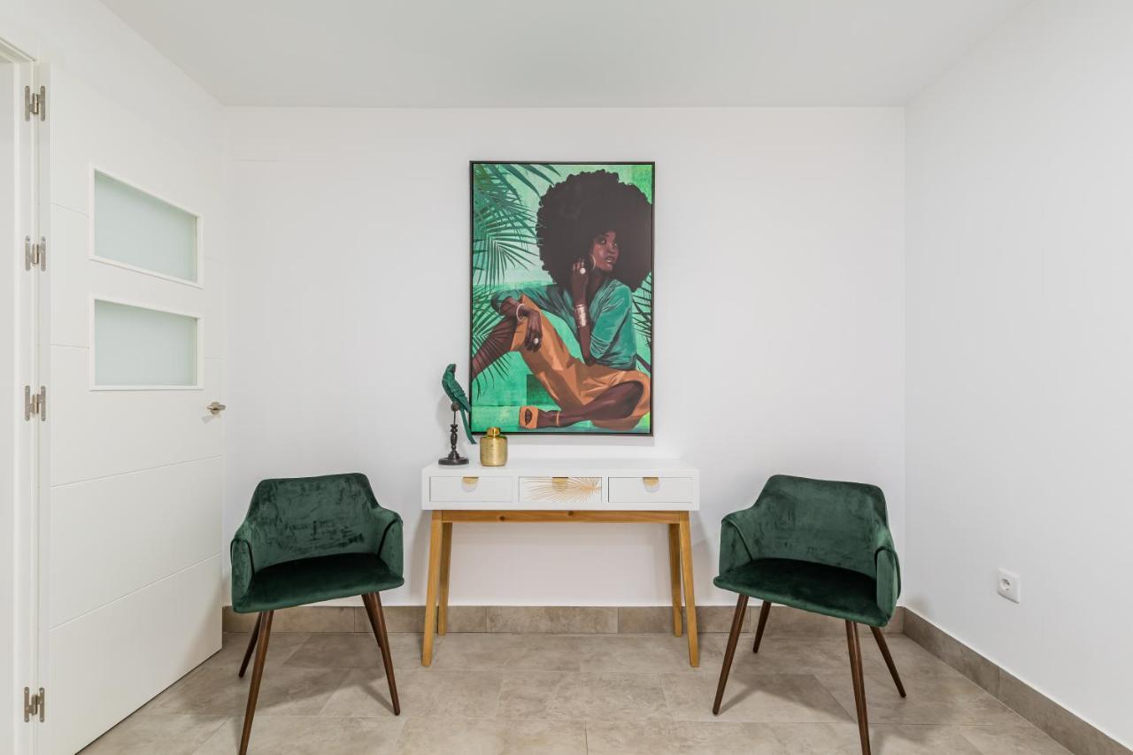 Modern Apartment Steps From The Beach Torrox Bagian luar foto