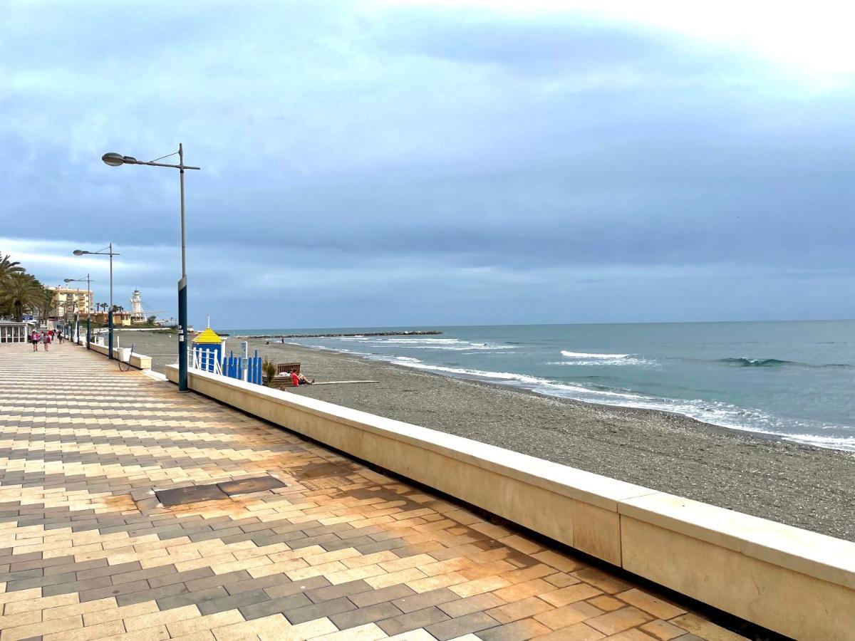 Modern Apartment Steps From The Beach Torrox Bagian luar foto