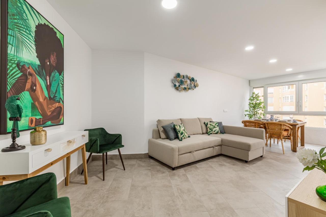 Modern Apartment Steps From The Beach Torrox Bagian luar foto